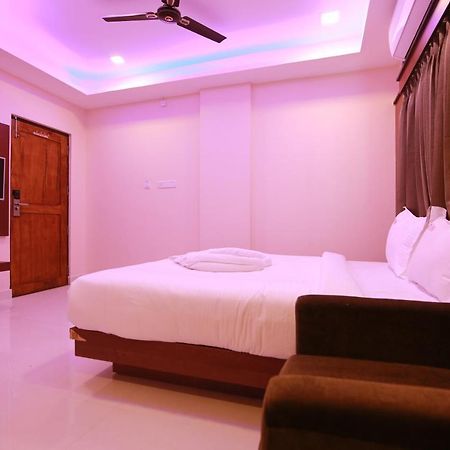 Hotel Apple Suites Бенґалуру Екстер'єр фото